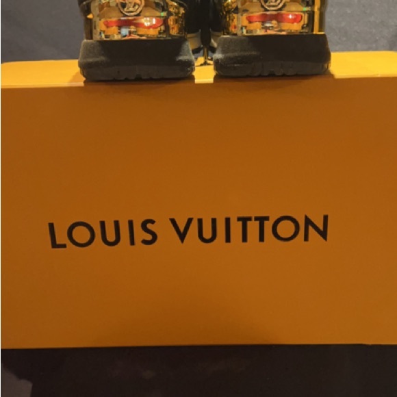 Louis Vuitton Black Sneakers - Picture 4 of 4